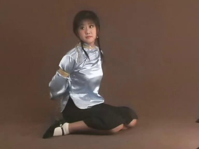 雅媛-皮装 五四主题展示[00-58-49][20250330-144829713].jpg