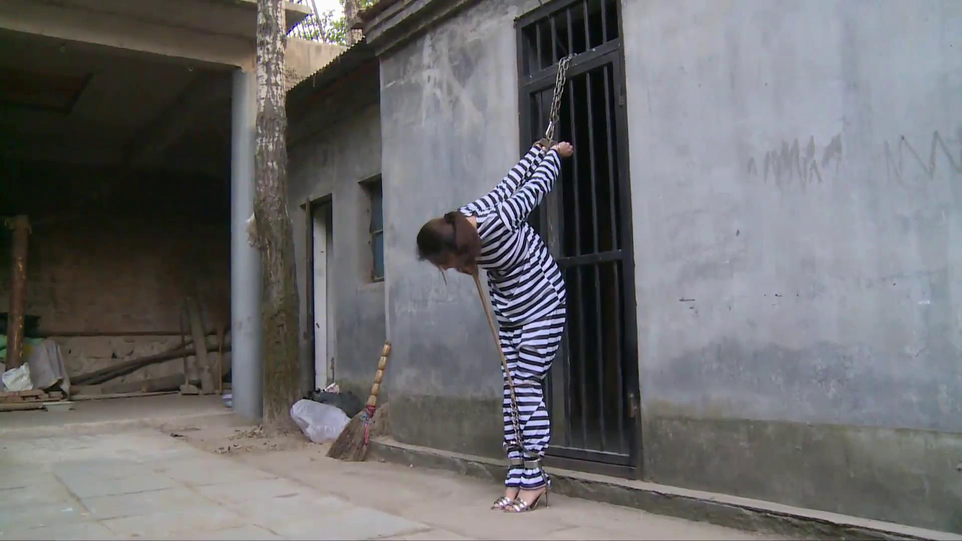 丽佳美亚 体罚 王丽[00-18-19][20250418-213336116].jpg